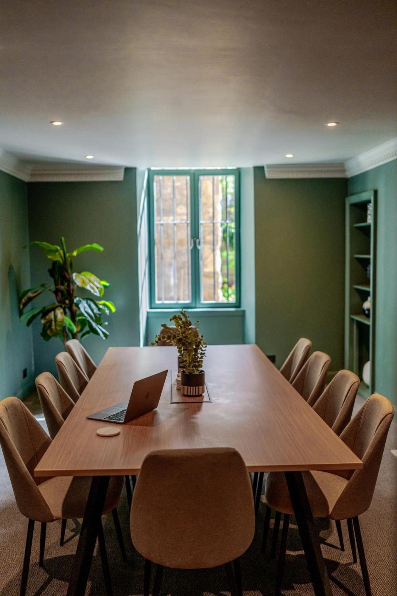 Grove House Hotel 3*